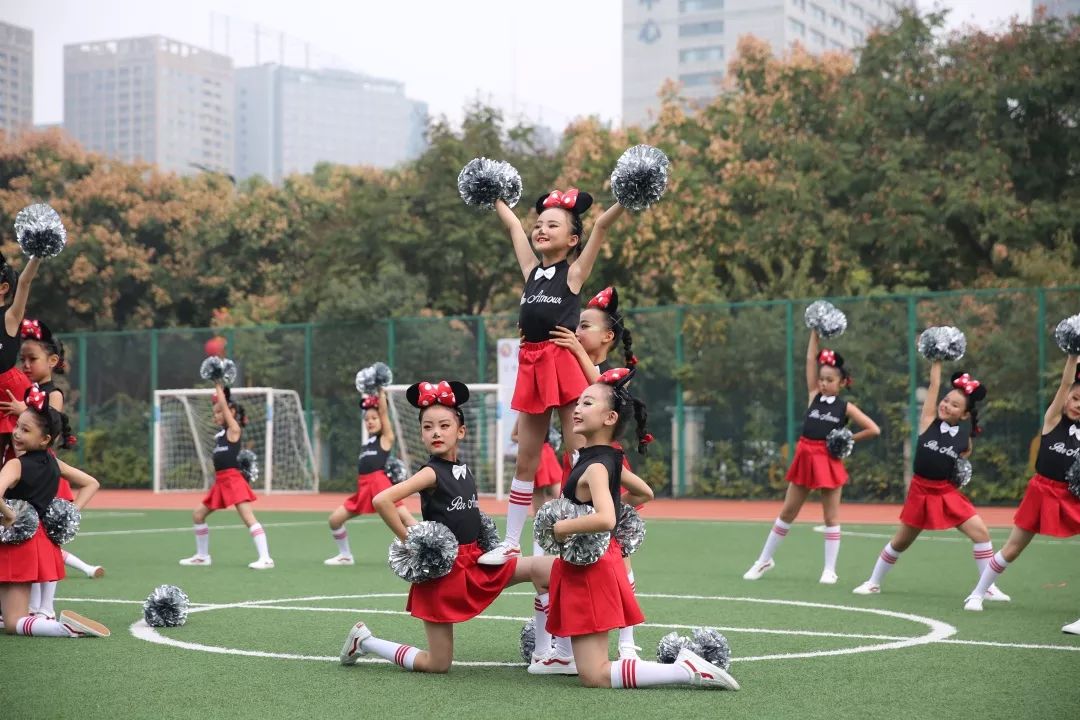 活力啦啦操校园版，青春旋律的活力四溢展现