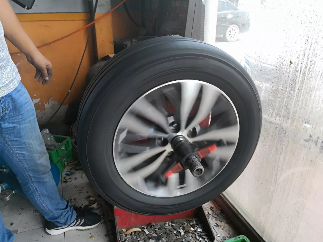 静谧驾驶之选，轮胎隔音性能优越，打造舒适驾驶环境