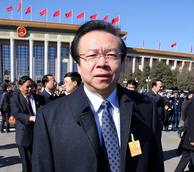 赖小明多元才华展现，引领时代潮流的最新报道