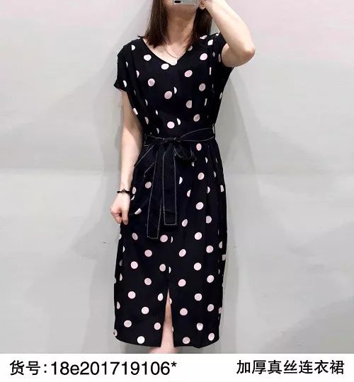 最新女装图片，时尚潮流的先锋引领者
